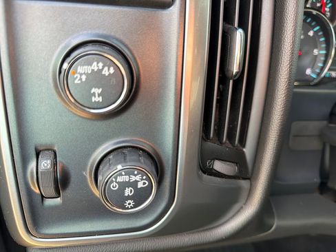 Used 2018 Chevrolet Silverado 1500 LT w/ All Star Edition image 31