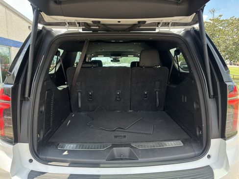 Used 2025 Chevrolet Suburban Z71 AWD/4WD image 16