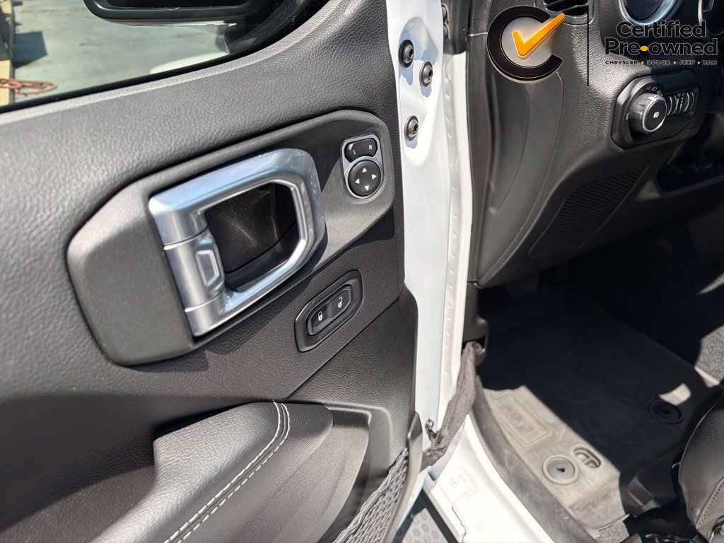 Certified 2022 Jeep Wrangler Unlimited Sahara AWD/4WD image 38
