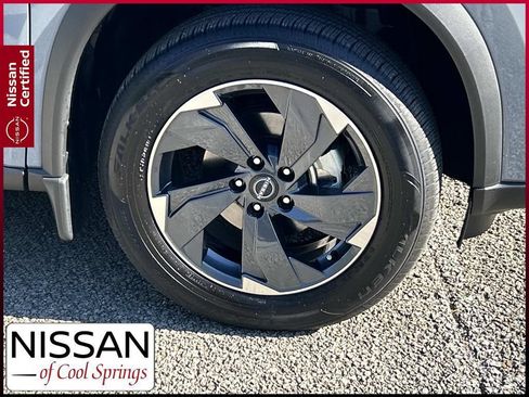 Certified 2026 Nissan Rogue SV FWD image 9