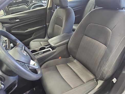 Used 2024 Nissan Altima 2.5 SV image 14