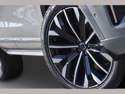 New 2026 Volvo XC90 B6 Plus w/ Protection Package Premier image 9