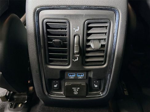 Used 2019 Jeep Grand Cherokee Limited w/ Luxury Group II image 24