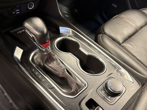 Used 2023 Chevrolet Traverse RS image 7