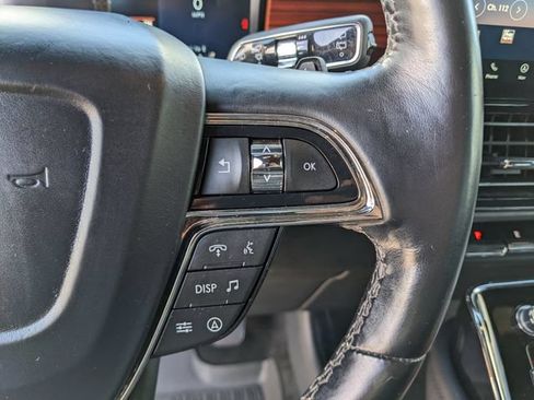 Used 2023 Lincoln Navigator 4WD image 33