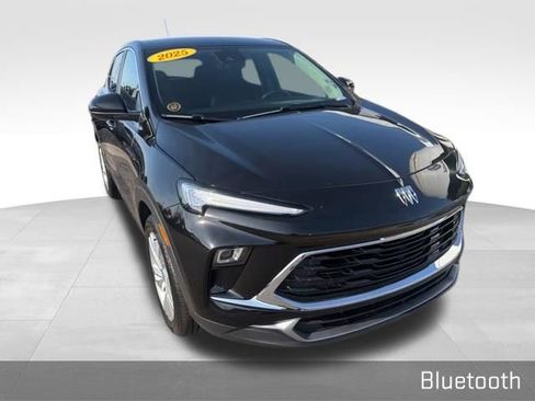 Used 2025 Buick Encore GX Preferred FWD image 3