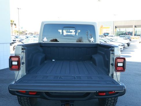 Certified 2022 Jeep Gladiator Rubicon w/ LED Lighting Group image 9