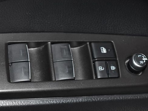 Used 2023 Toyota Camry XSE FWD image 5