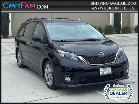 Used 2013 Toyota Sienna SE image 1