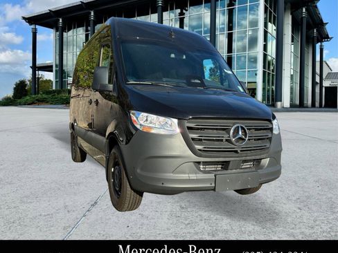 New 2025 Mercedes-Benz Sprinter 2500 image 1