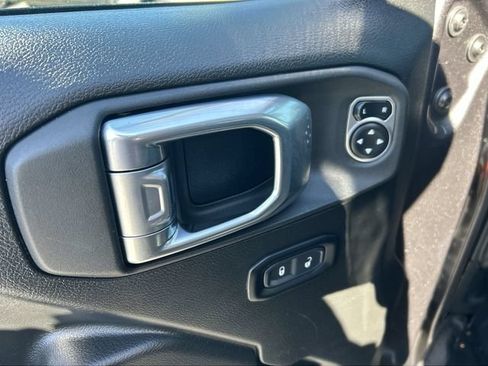 Used 2024 Jeep Wrangler Unlimited Sport AWD/4WD image 20