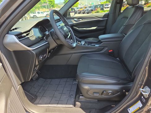 New 2026 Jeep Grand Cherokee L 4WD image 19