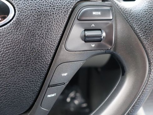 Used 2016 Kia Forte LX FWD image 30