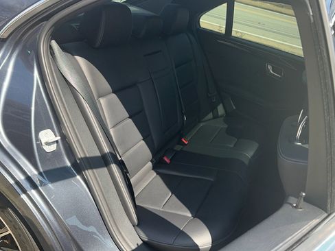 Used 2016 Mercedes-Benz E 350 4MATIC Sedan image 15