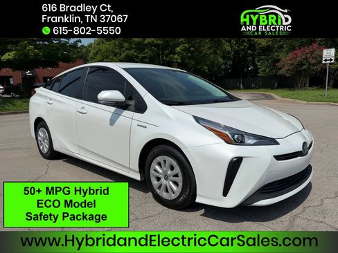 Used 2021 Toyota Prius L Eco FWD image 1