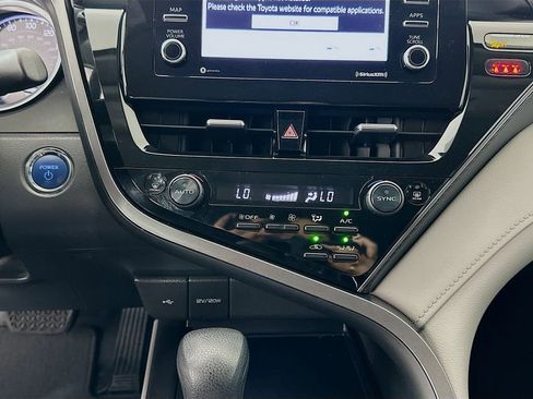 Used 2021 Toyota Camry LE image 15