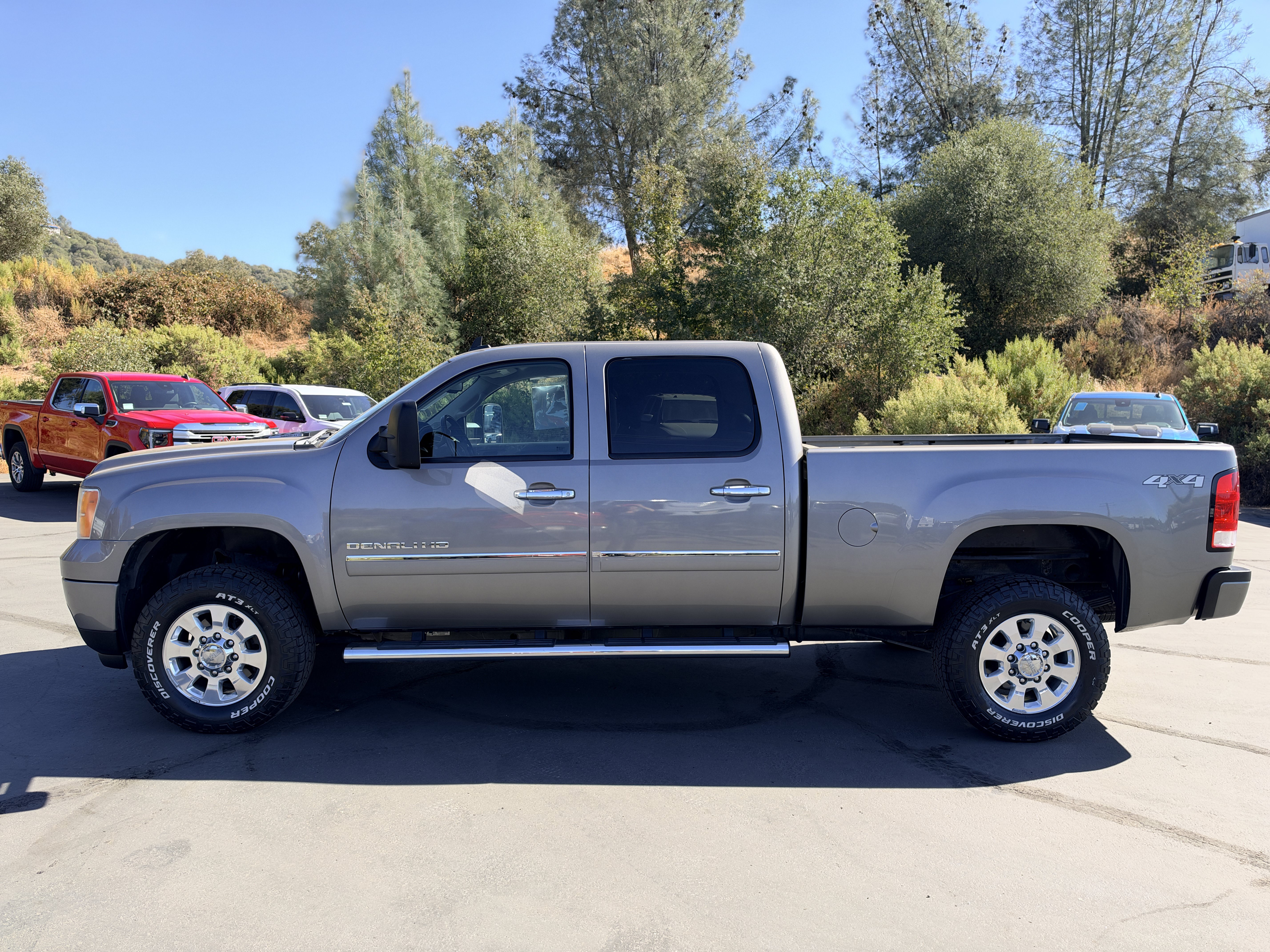 Used 2013 GMC Sierra 2500 Denali AWD/4WD image 1