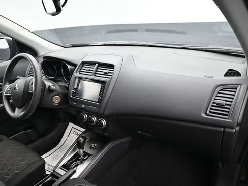Used 2025 Mitsubishi Outlander Sport ES AWD/4WD image 9