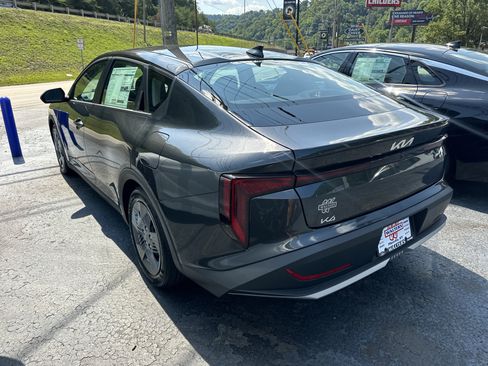 New 2026 Kia K4 FWD image 7