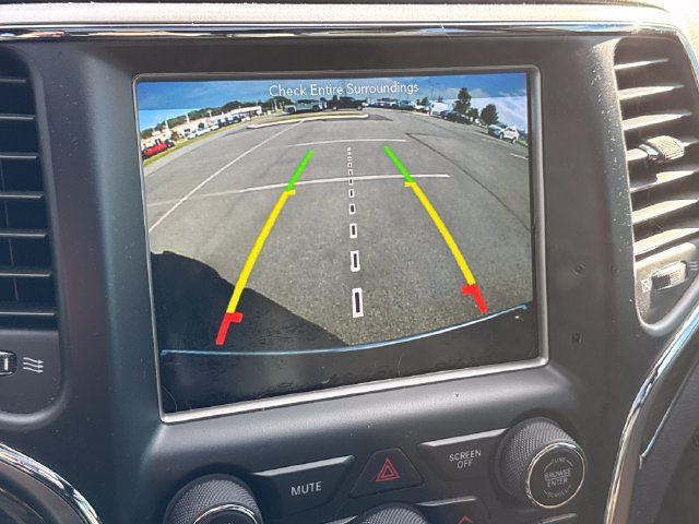 Used 2018 Jeep Grand Cherokee Overland AWD/4WD image 32