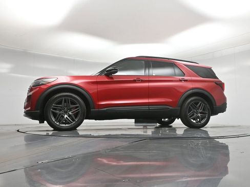 New 2026 Ford Explorer ST image 7