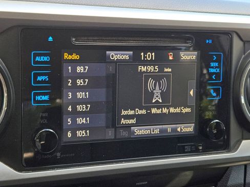 Used 2016 Toyota Tacoma SR5 image 14