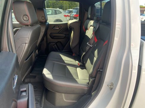 Used 2023 Chevrolet Colorado Z71 w/ Z71 Convenience Package 2 image 11