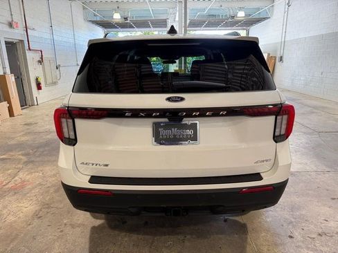New 2025 Ford Explorer Active image 4