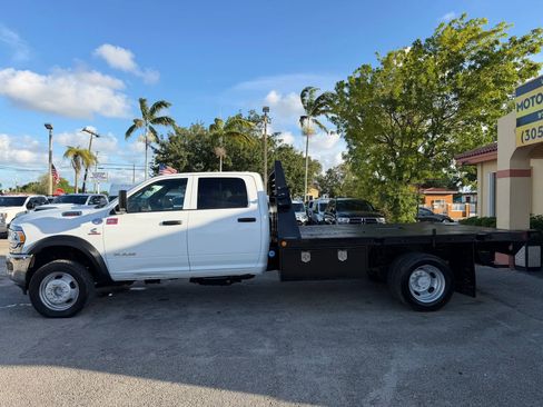Used 2022 RAM 5500 Tradesman w/ Chrome Appearance Group AWD/4WD image 2