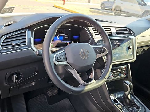 Certified 2022 Volkswagen Tiguan SE image 27