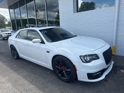 Used 2023 Chrysler 300 C RWD image 3