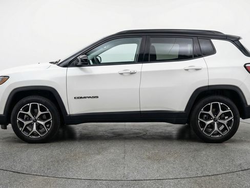 Used 2025 Jeep Compass Limited AWD/4WD image 5