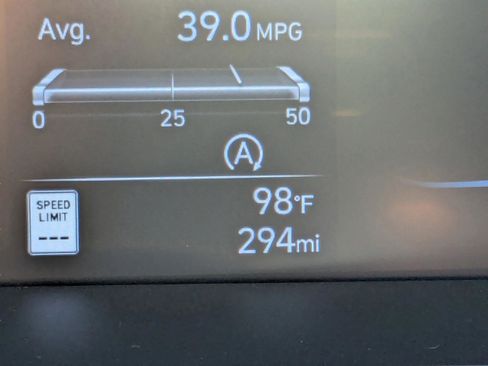 New 2025 Hyundai Elantra SE image 29