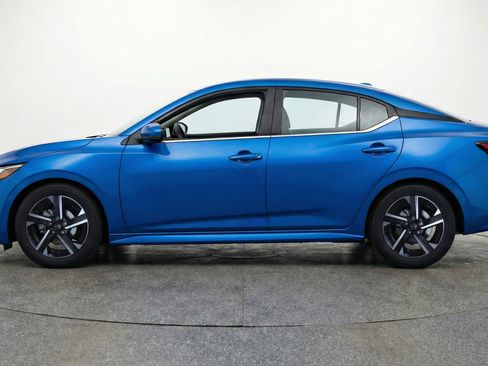 Used 2025 Nissan Sentra SV FWD image 5