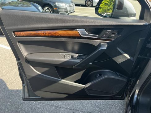 Used 2018 Audi Q5 2.0T Premium Plus w/ Premium Plus Package image 16