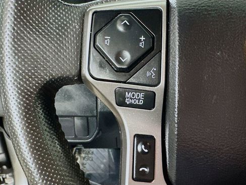 Used 2021 Toyota Tacoma SR5 AWD/4WD image 22