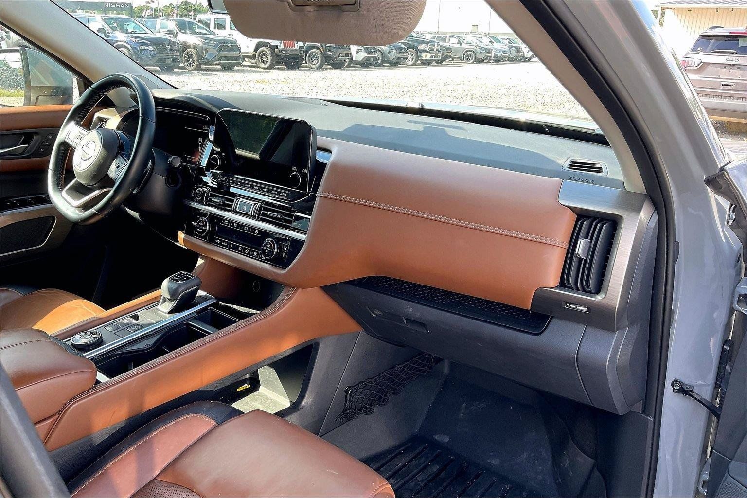 Certified 2023 Nissan Pathfinder Platinum w/ Cargo Package AWD/4WD image 6