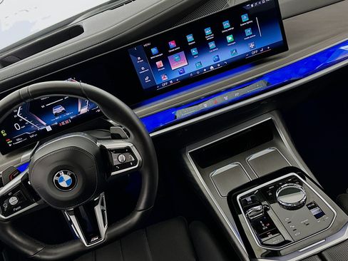 Used 2023 BMW 760i xDrive AWD/4WD image 17