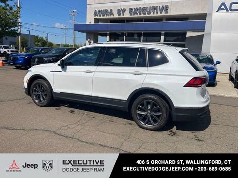 Used 2023 Volkswagen Tiguan SE AWD/4WD image 6