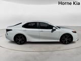 Used 2019 Toyota Camry SE image 3