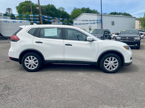 Used 2018 Nissan Rogue S AWD/4WD image 8
