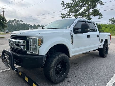 Used 2018 Ford F250 XL w/ Power Equipment Group AWD/4WD image 1