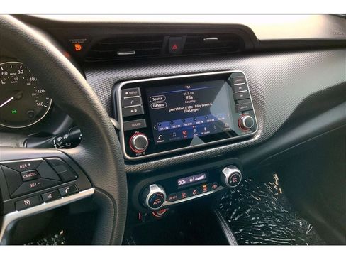 Used 2020 Nissan Kicks SV image 7