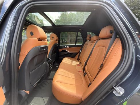Used 2021 BMW X5 xDrive40i w/ Premium Package AWD/4WD image 12