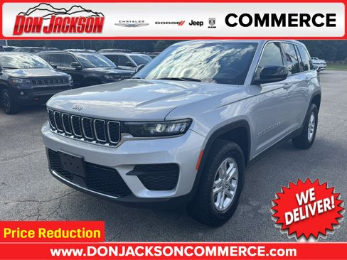Used 2024 Jeep Grand Cherokee Laredo RWD image 1