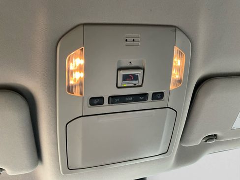 Used 2023 Toyota Highlander LE AWD/4WD image 27