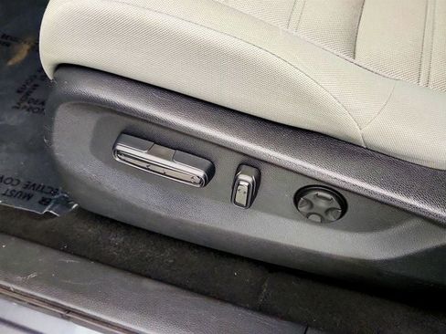 Used 2017 Honda CR-V EX image 12