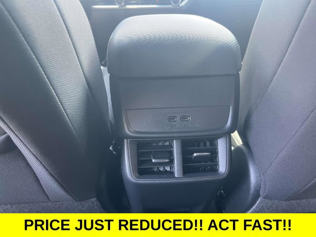 Used 2026 Chevrolet Equinox LT w/ Safety and Technology Package FWD image 15