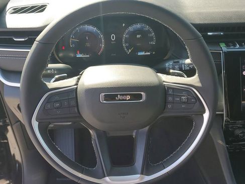 New 2025 Jeep Grand Cherokee L Altitude image 30