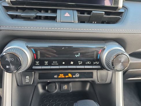 Certified 2025 Toyota RAV4 LE image 22